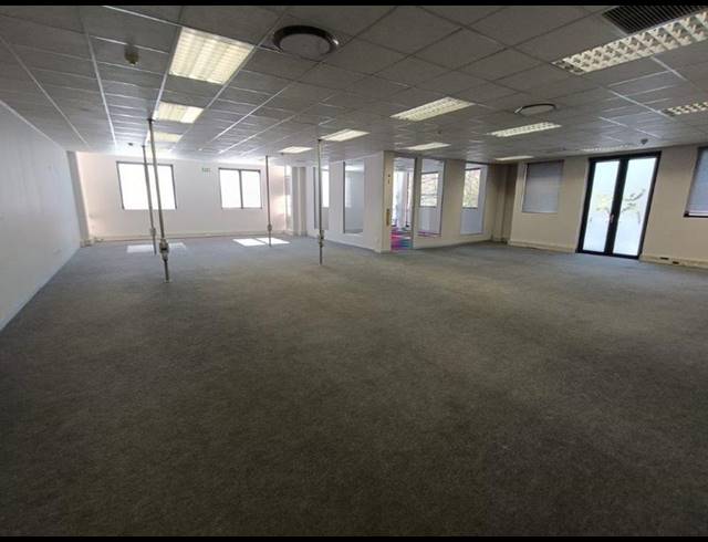 BUSINESS PROPERTY TO RENT IN CONSTANTIA KLOOF